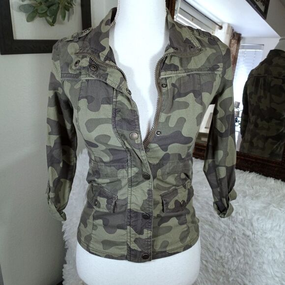 WHITE FAWN CAMO UTILITY JACKET SZ.M EUC - Picture 2 of 6